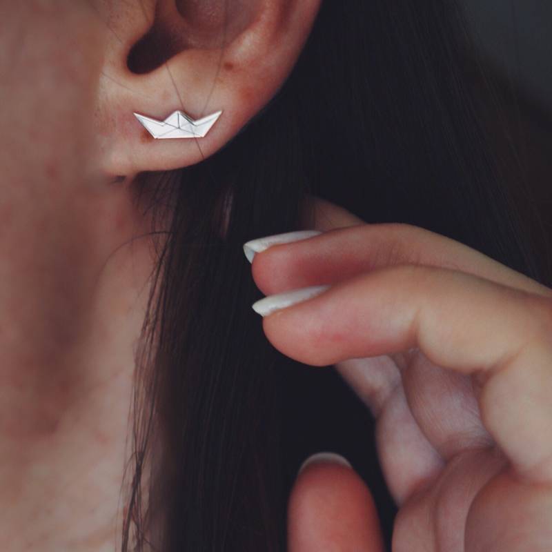 Papierboot Ohrstecker in Sterling Silber 925 Papierboot Ohrstecker in Sterling Silber 925 von InLoveJewelAthens