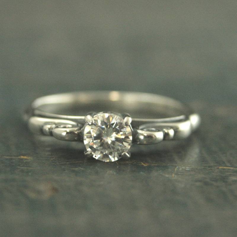 Klare Stein Ring Princess Setting 5mm Rundstein Swirl Silber Versprechen Moissanit Zirkonia Weißer Topas von InMyLifebyBlazerArts