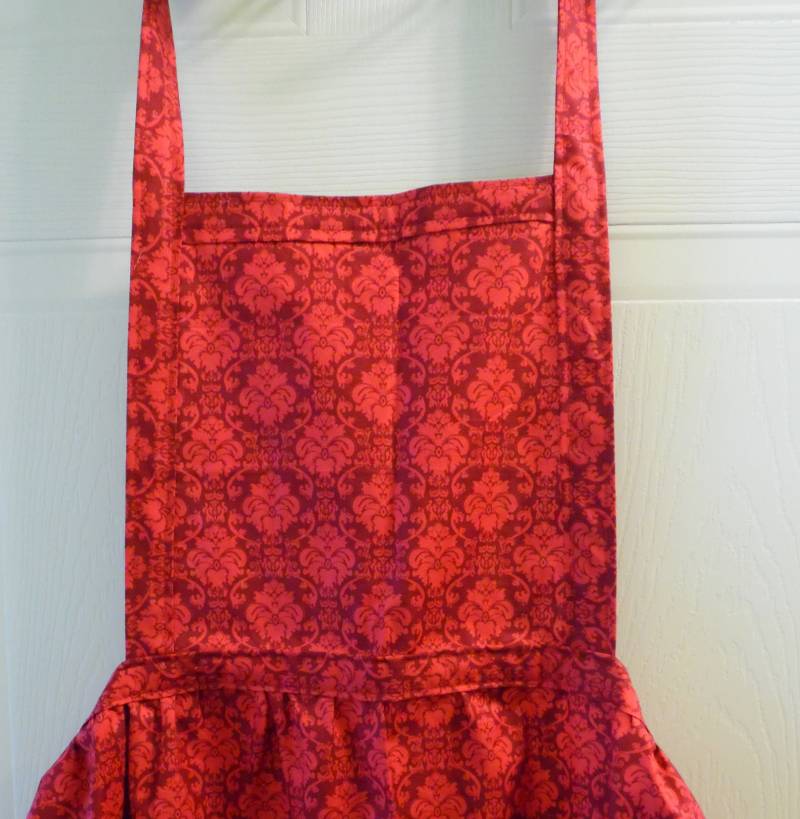 Weinrote Damastschürze Für Frauen in 2 Längen von InMyYellowRoom