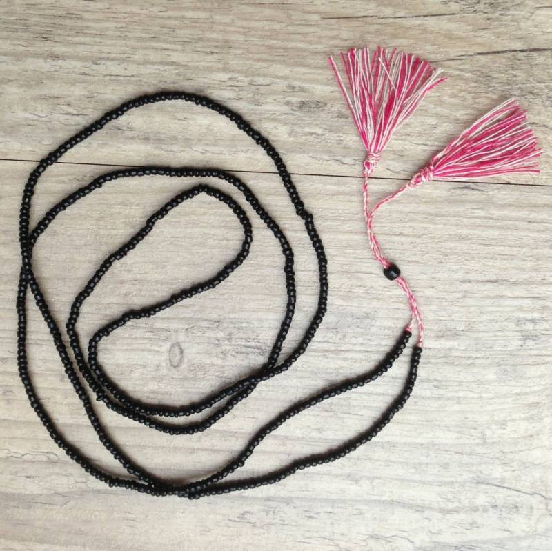 Lange Delikates Schwarz Und Rot Quaste Halskette, Männer Frauen Mala Yoga Meditation, Boho Schmuck von InSantorini