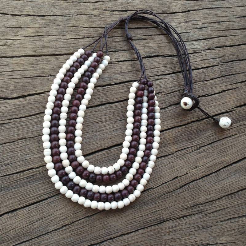 Mehrstrangige Schwarz-Weiß-Howlith-Halskette, Boho-Edelstein-Halskette, Lässige Halskette Geschenk Für Sie, Einstellbare Länge von InSantorini