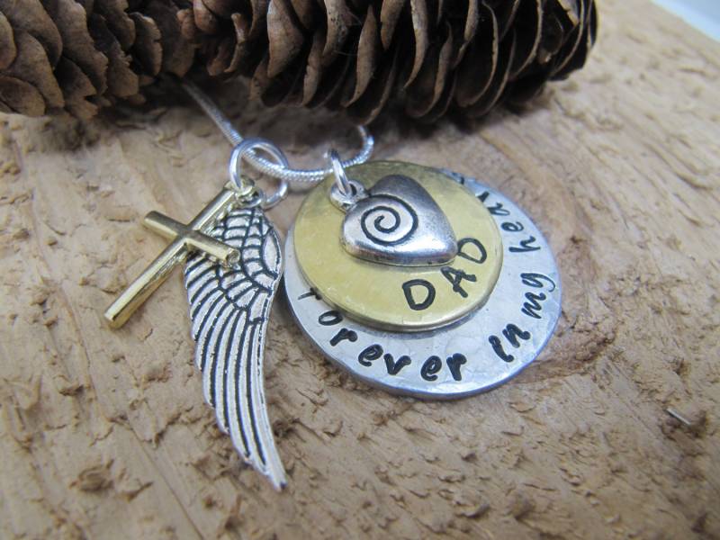 Denkmal Halskette //Dad//Mom Hand Gestempelt //Geburtstein //Tod Des Vaters Tod Von Mama Andenken Schmuck von InTheQuiet
