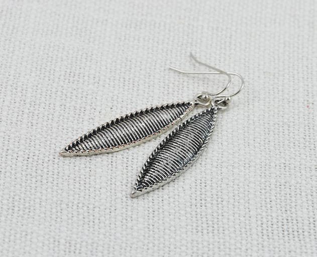 Antiken Stil Silber Blatt Ohrringe, Silberschmuck Einfache Baumeln Alltag Tragen Leichte Gestempelt Lange Ohrringe von InVogueDesignStudio