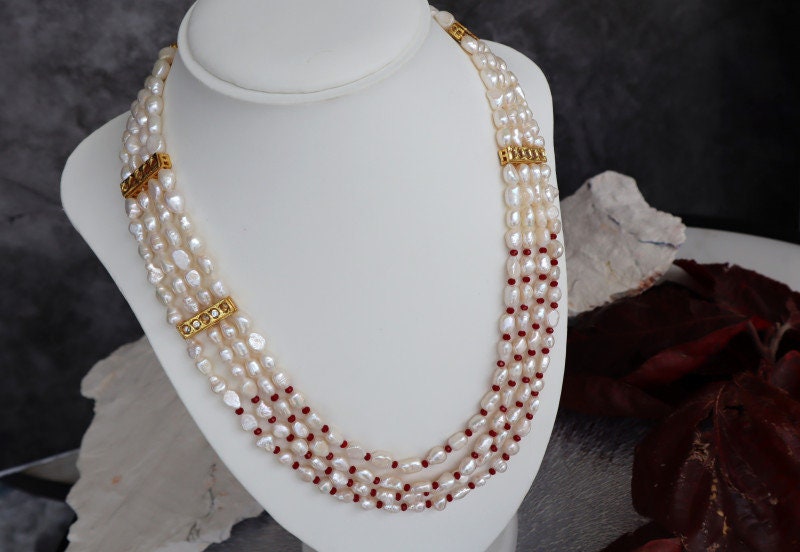 Barocke Perlen Multistrang Handgemachte Halskette Barocke Perlen Multistrang Handgemachte Halskette von InahurJewels