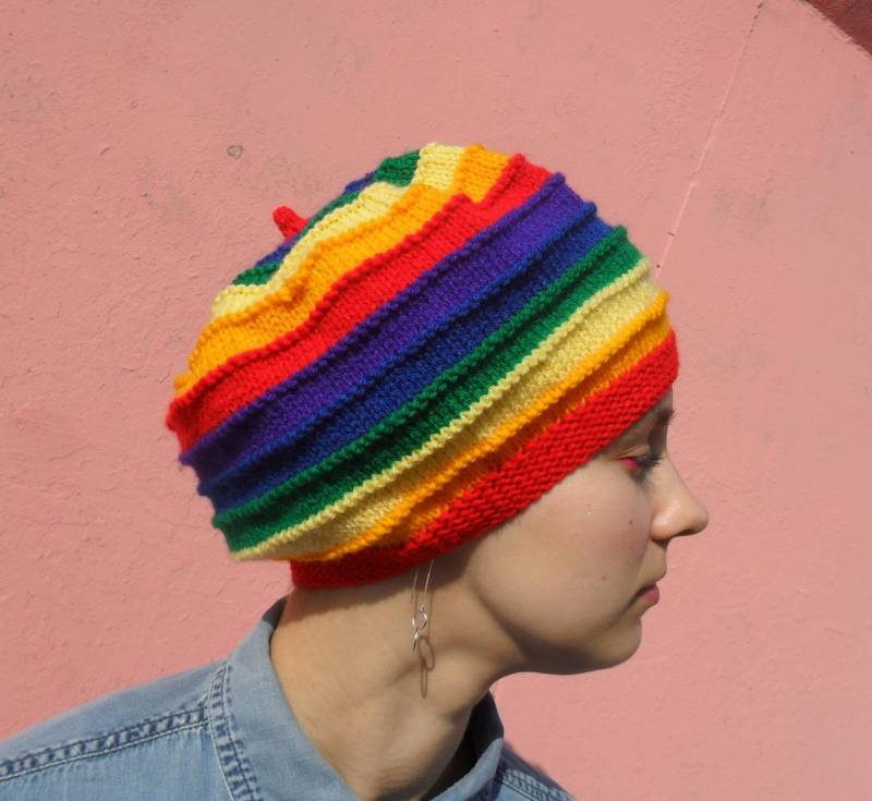 Gestreifte Regenbogen Baskenmütze Gay Pride Mütze, Handgestrickt Rasta Reggae Tam von InakaKnitwear