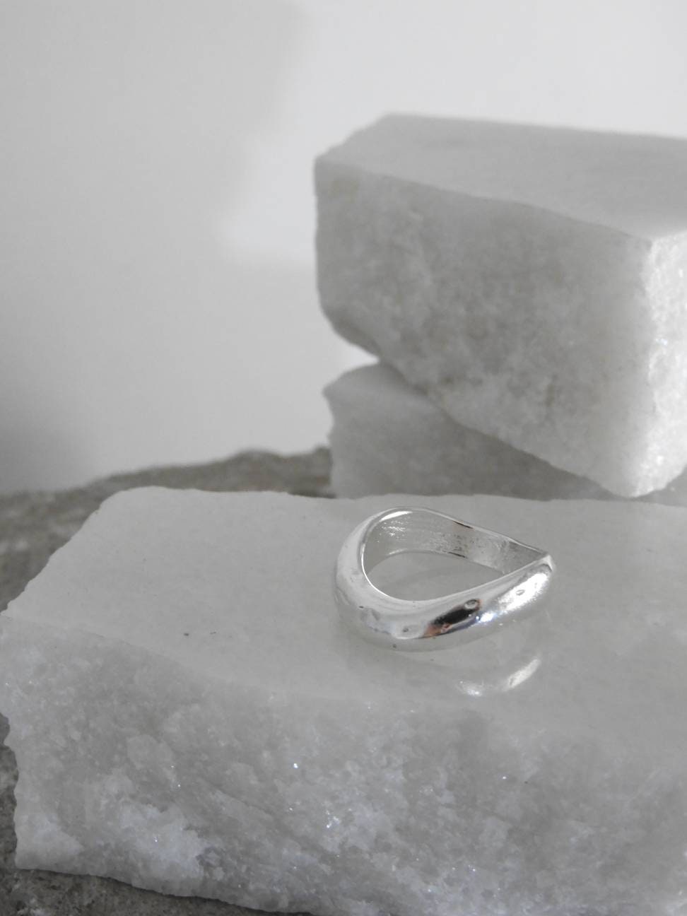 Flussring von Inanimajewelry