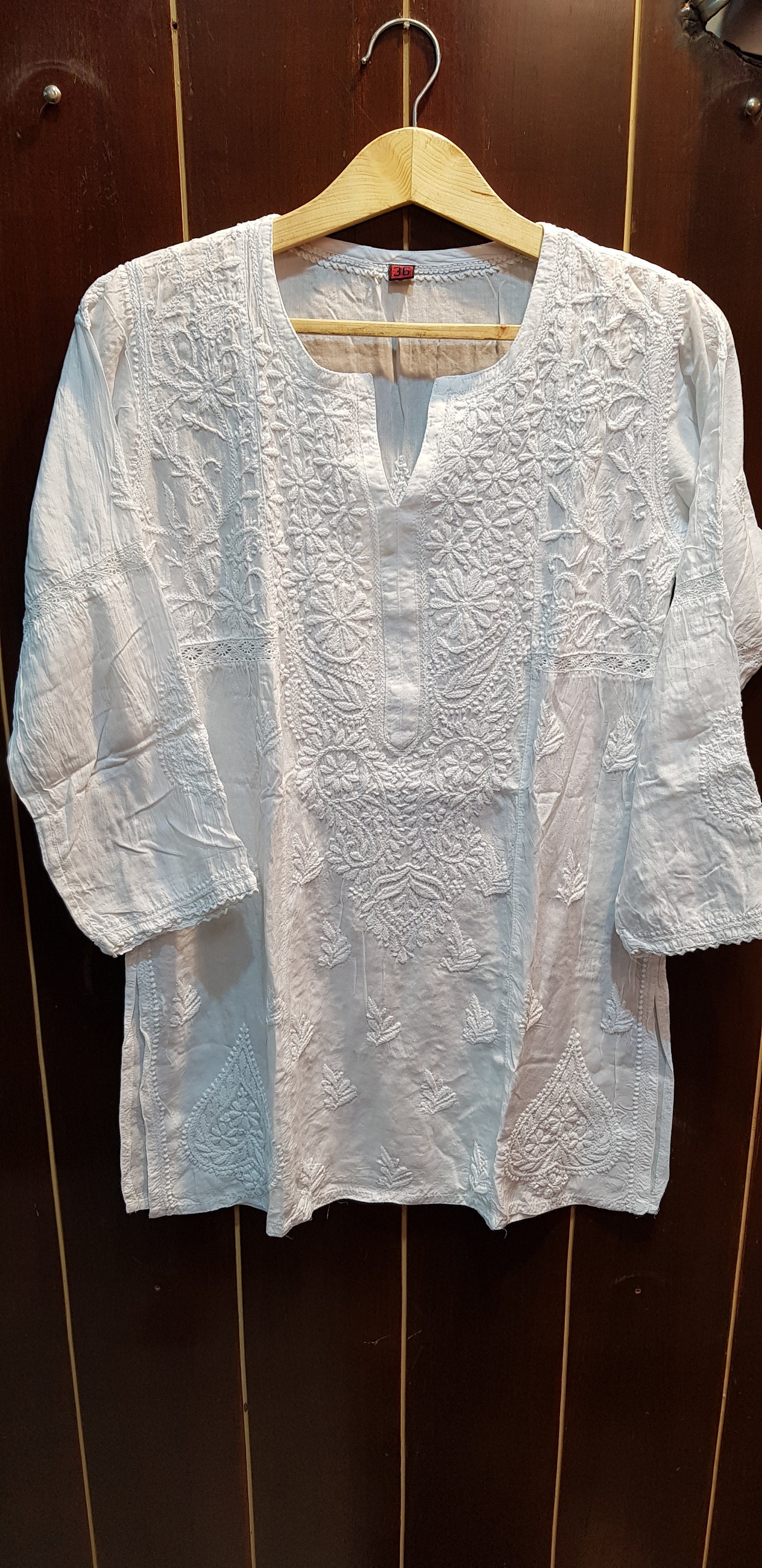 Modal Spitzenbesatz Chikan Bluse von InayaPoeticThreads