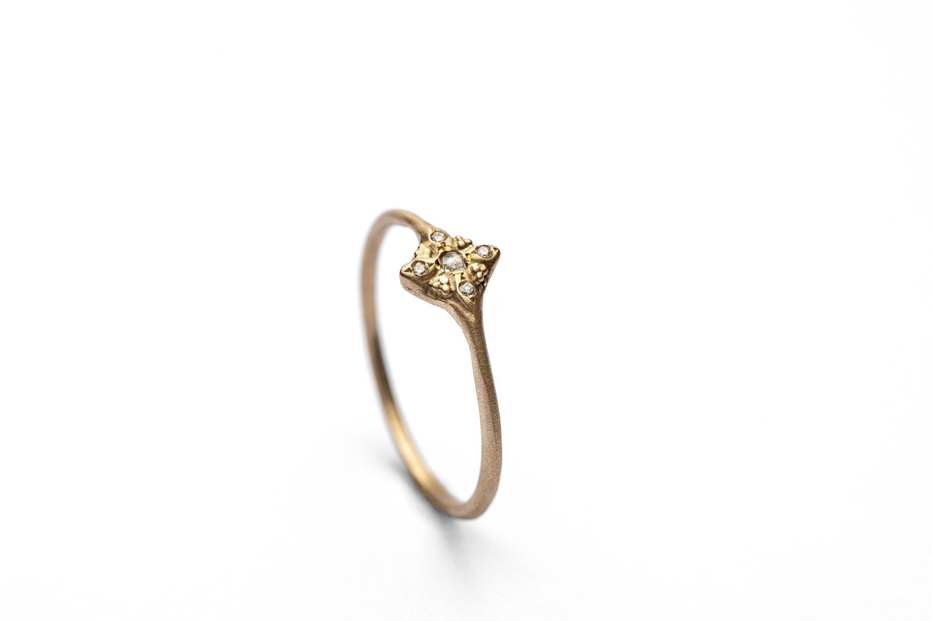 14K/18K Massivgold Minimal Diamant Verlobungsring Für Frauen, Einfacher Und Einzigartiger Diamant, Ring Zarter Goldring von InbarAlezraki