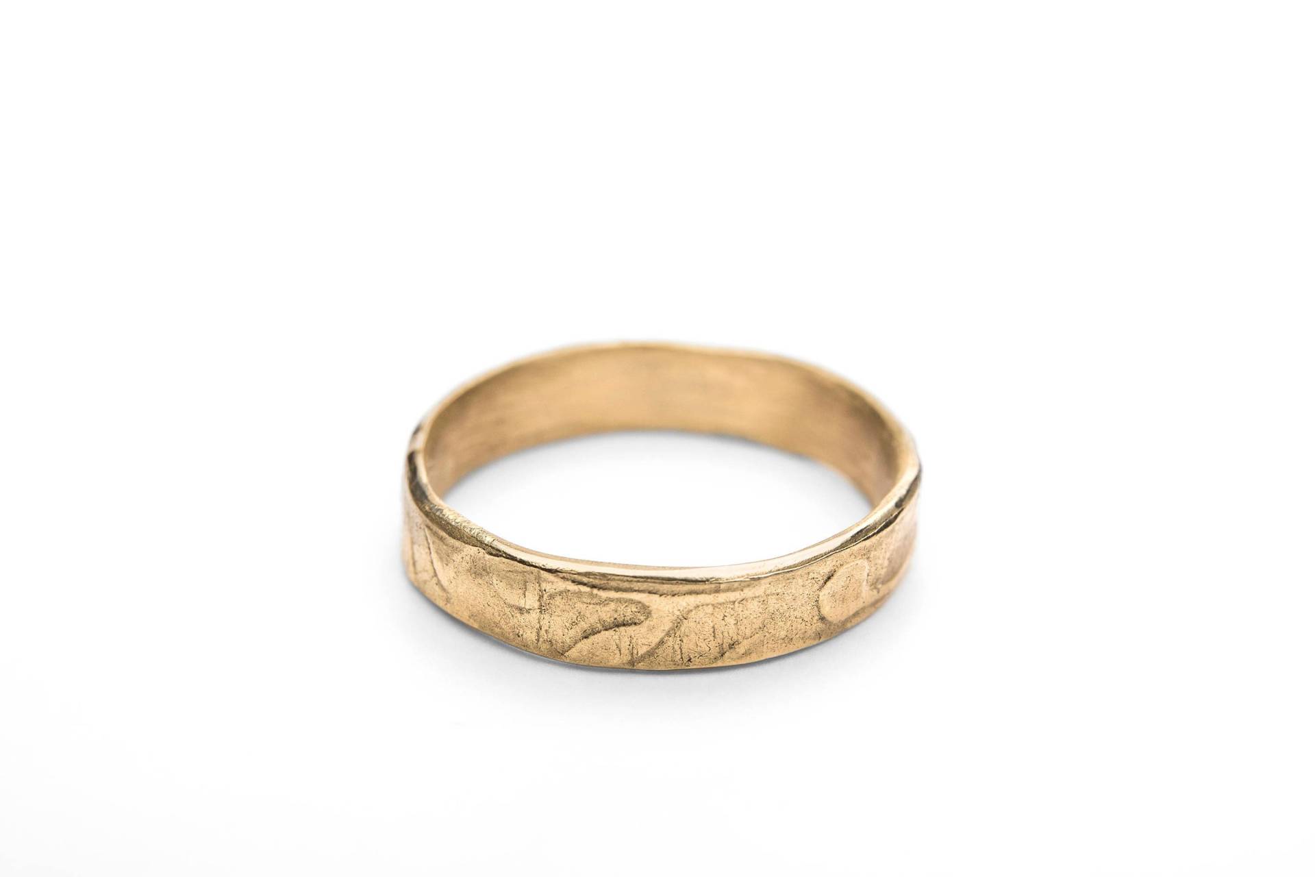 14K Gelbgold Blattring, 4mm Breite-Frauenring, Natur-Muster Gold Frauen & Männer Ring, Unisex Ehering von InbarAlezraki