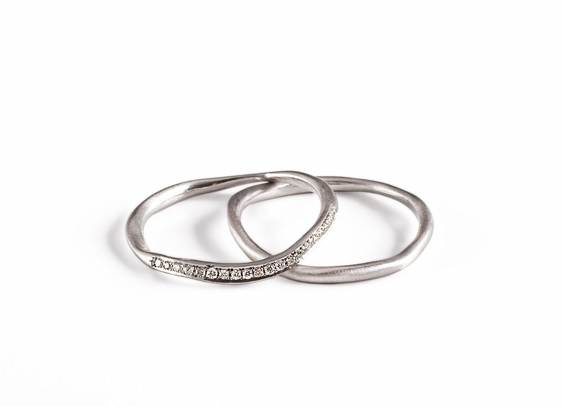 14K Weißgold Braut Set, Diamanten Ring, Verlobungsringe Dünner Ehering, Ringe Für Frauen, Geformter Ring von InbarAlezraki