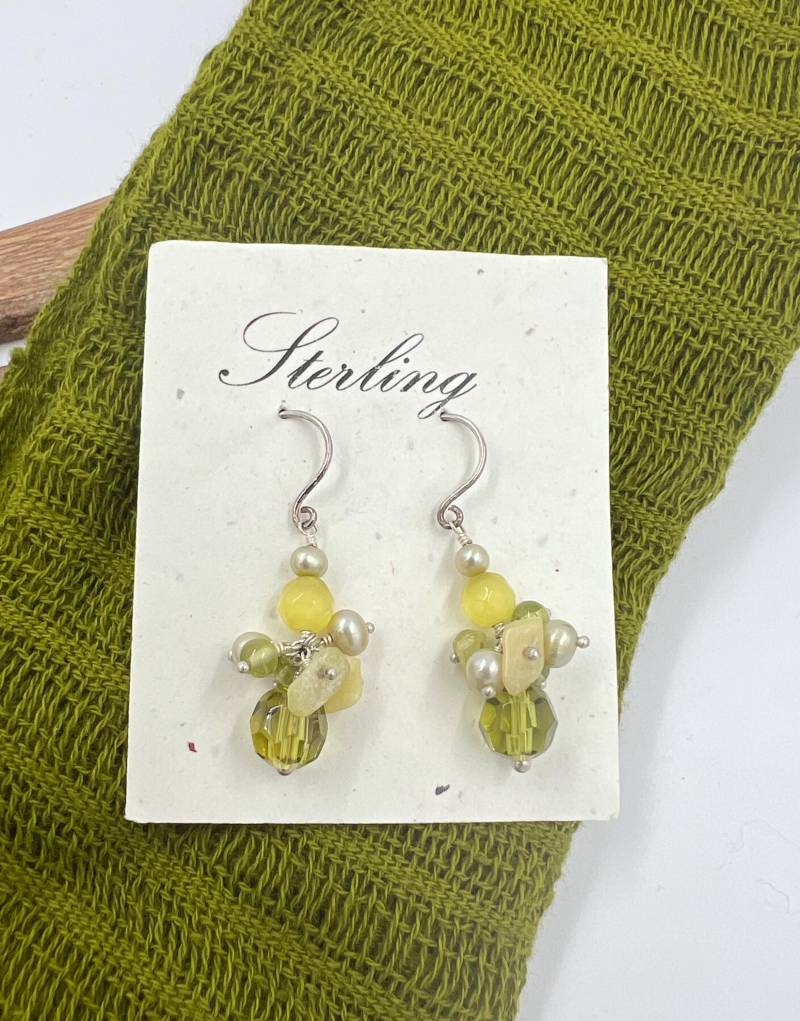 Handgemachte Sterling Silber Peridot & Perle Tropfen Ohrringe Handgemachte Sterling Silber Peridot & Perle Tropfen Ohrringe von IncarnationLLC