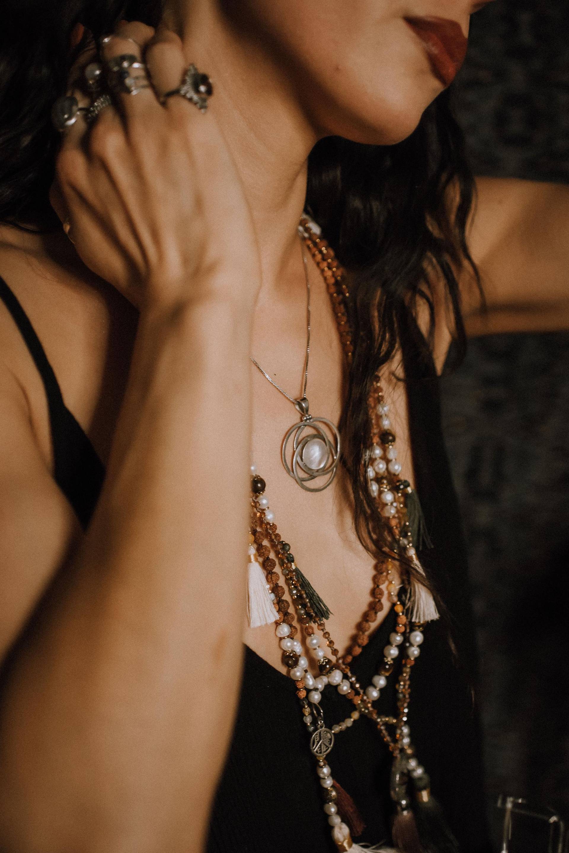 Handgemachter Sterling Silber Wende-Anhänger Perlmutt & Koralle von IncarnationLLC