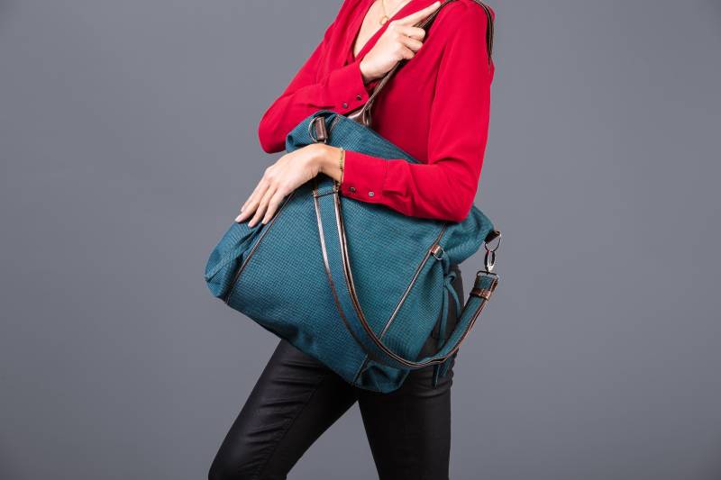 Große Einkaufstasche Aus Türkis Webstoff Und Braunem Kunstleder Mit Gurt Schultertasche Damenhandtasche von IncatDesigns
