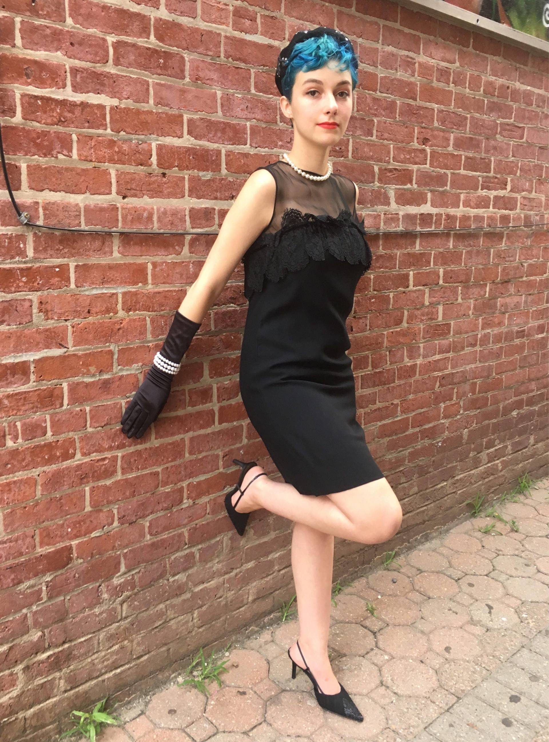 50Er Jahre Vintage Sheer Schwarzes Spitzenkleid/Cocktail Kleid Größe Small von IncogneetoVintage