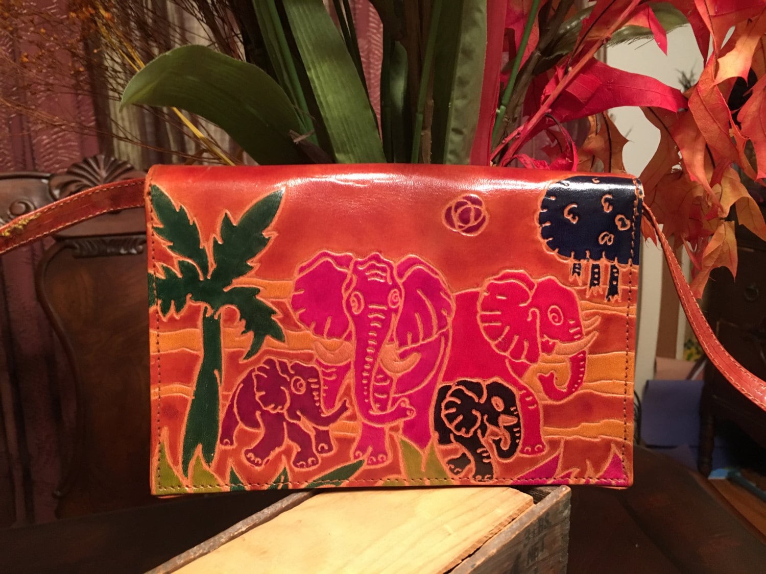 Hand Bemalt Elefant Geldbörse/1980Er Jahre Hipster Cross Körper Schultertasche Hand Bemalt Elefant Geldbörse/1980Er Jahre Hipster Cross Körper Schultertasche von IncogneetoVintage