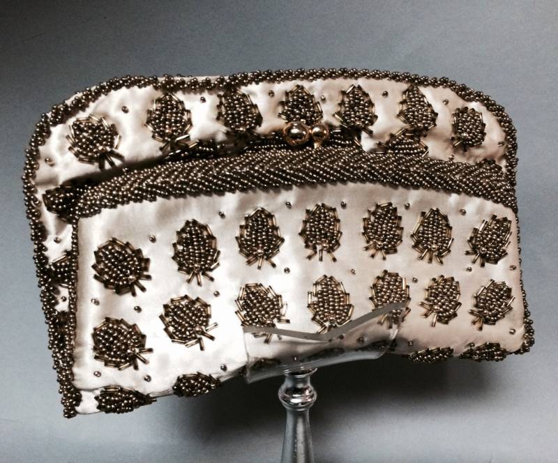 Handmade 1950 Gold Perlen Satin Clutch Tasche, Wedding Geldbörse von IncogneetoVintage