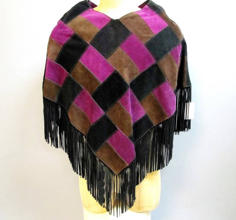 Hippie Wildleder Patchwork Poncho, Vintage 1960Er Boho Wildleder Fransen Cape, Oder Festival Poncho von IncogneetoVintage