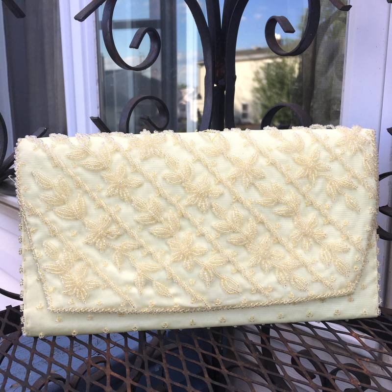 Lemon Gelb Vintage 1960 Handmade Beaded Clutch Bag, 60Er Jahre Abend Geldbörse von IncogneetoVintage