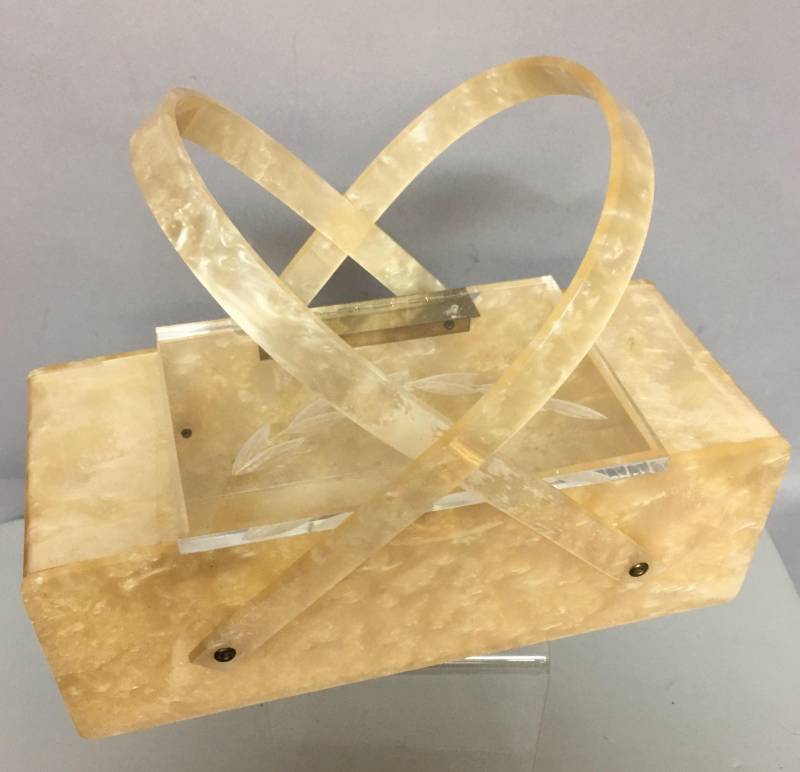 Lucite Box Tasche, Vintage 1950 Marbleized Lucite Geldbörse, Mit Umgekehrt Geschnitzten Deckel, Rockabilly Geldbörse von IncogneetoVintage