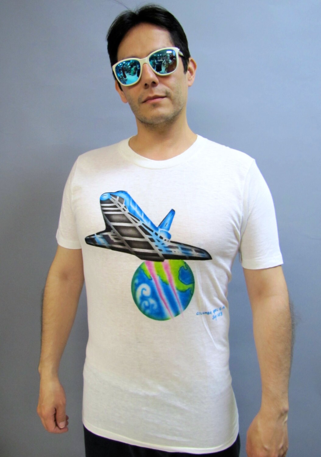 Seltene Signiert Air Gebürstet T-Shirt, Vintage 80Er Jahre Weiche Baumwolle T, Raum Shuttle Columbia Größe Medium von IncogneetoVintage