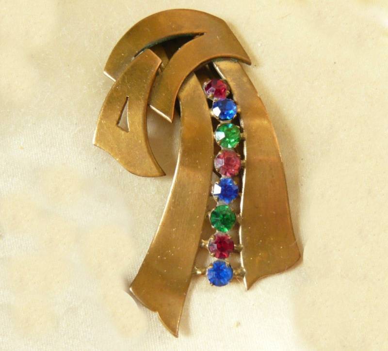 Super Art Deco 1930, Brass Kleid Clip, Mit Multifarbigen Strass Brosche Pin von IncogneetoVintage