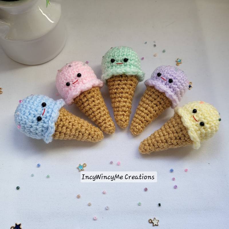 Süßer Kleiner Eiscreme-Schlüsselanhänger - Gehäkeltes Amigurumi-Geschenk, Accessoire Fertiges Produkt von IncyWincyMeCreations