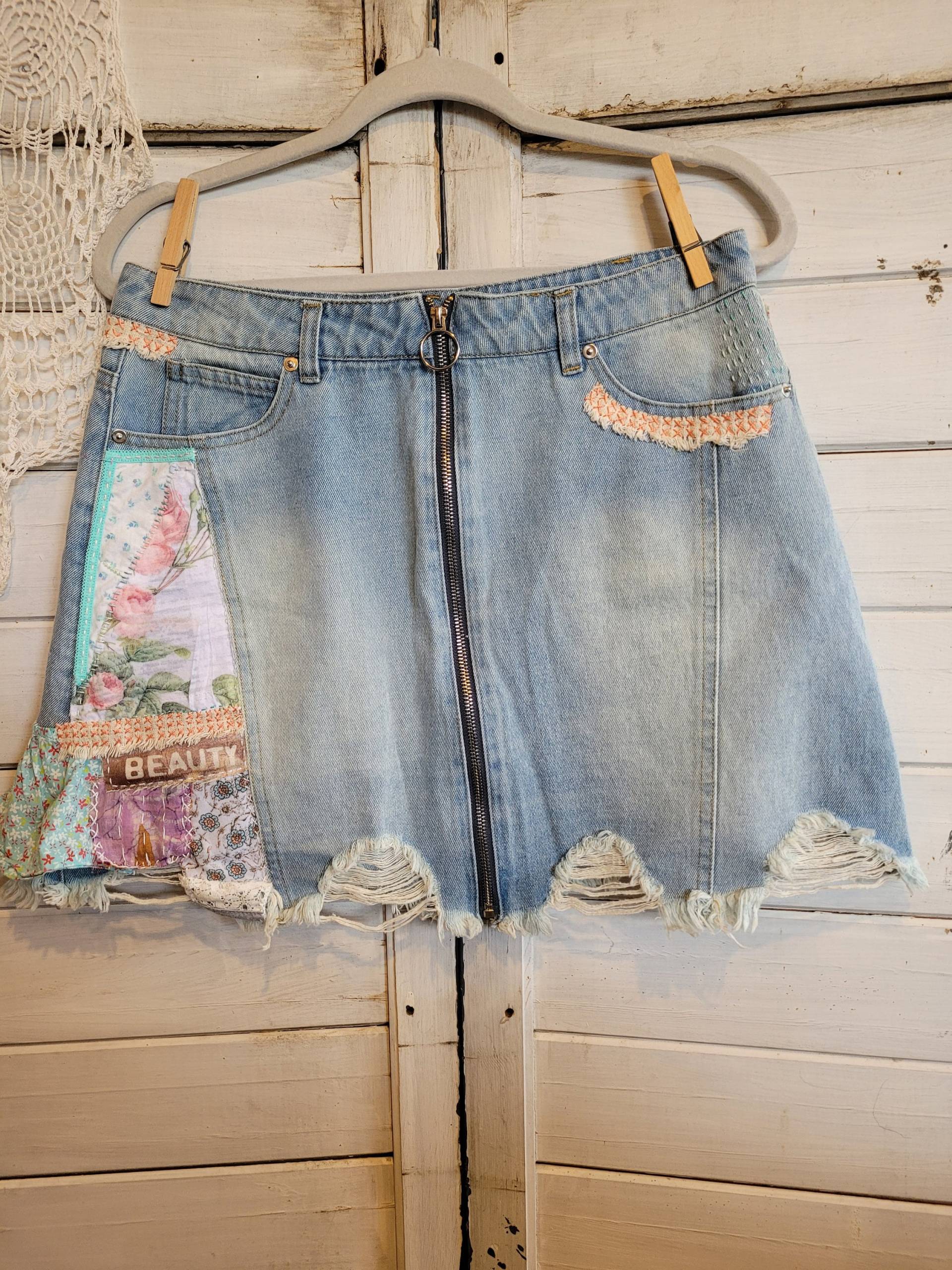 Neu Damen Light Denim Pastell Beauty Upcycle Rock Gr. 32" von IndeUpcycle