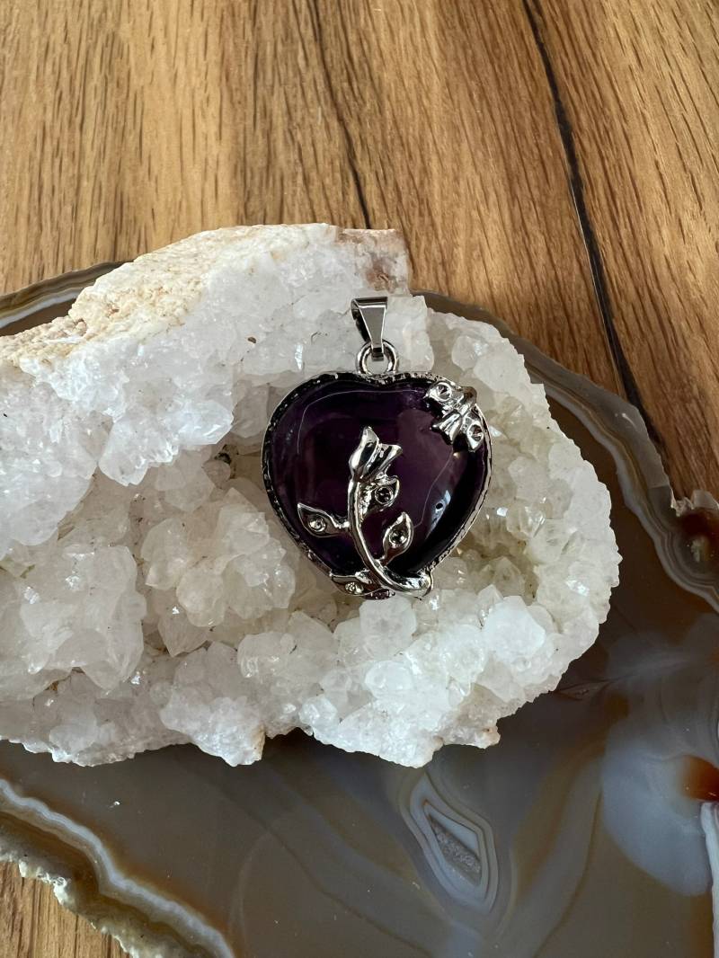 Amethyst Anhänger Herz Mit Fassung | Edelstein Chakra Steine Schmuck Boho Hippie Kristall Für Damen von IndiaTownShop