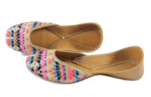 Indian Marketplace Traditionelle handgefertigte Damen-Ballerinas aus Juttis, mehrfarbiges geometrisches Muster, Leder, Schwarz und gold, 37.5 EU von Indian Marketplace