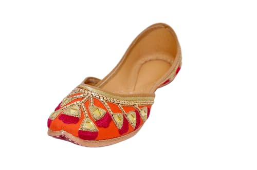 Traditionelle handgefertigte Damen-Jutti-Flats, orange und rot mit goldfarbener Stickerei, Schwarz und gold, 39.5 EU von Indian Marketplace
