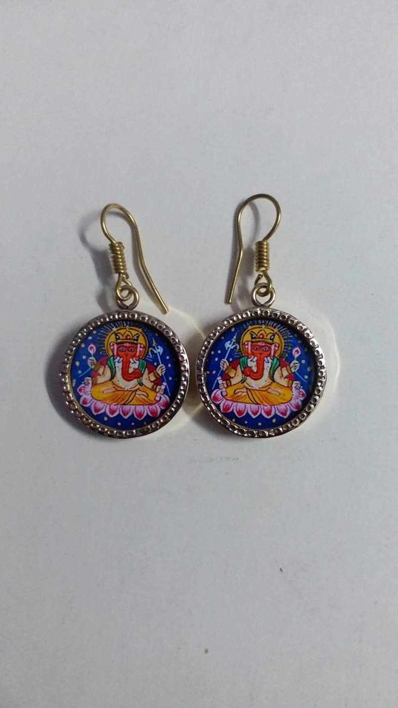 Handgemachte Ganesha Hoop Ohrringe Gelber Messing Hindu Schmuck Handgemachte Ganesha Hoop Ohrringe Gelber Messing Hindu Schmuck von IndianArtJwellery
