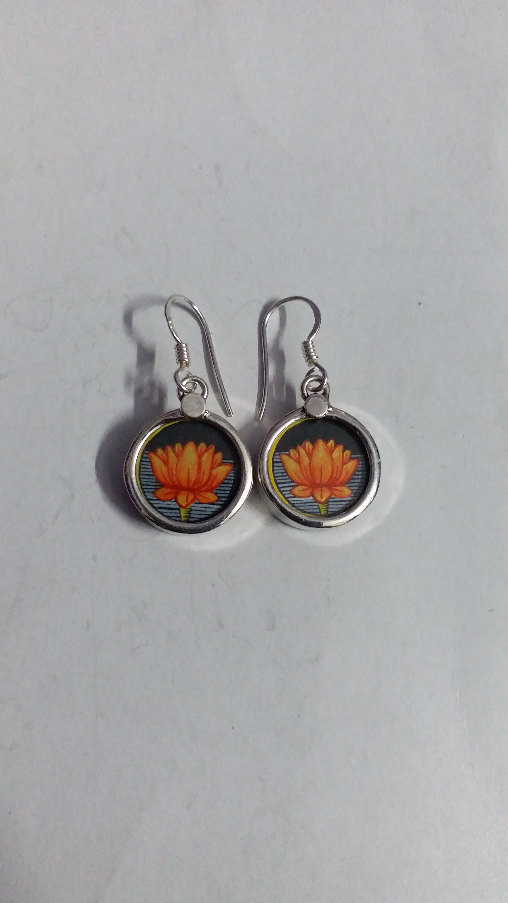 Handgemachte Sterling Silber Lotus Blume Ohrringe Miniatur Kunst Handgemachte Sterling Silber Lotus Blume Ohrringe Miniatur Kunst von IndianArtJwellery
