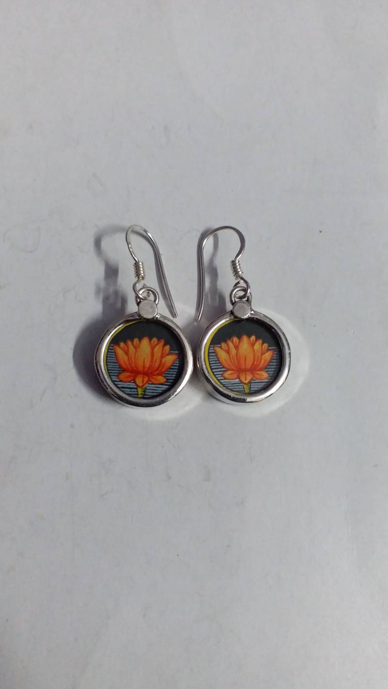 Handgemachte Sterling Silber Lotus Blume Ohrringe Miniatur Kunst Handgemachte Sterling Silber Lotus Blume Ohrringe Miniatur Kunst von IndianArtJwellery