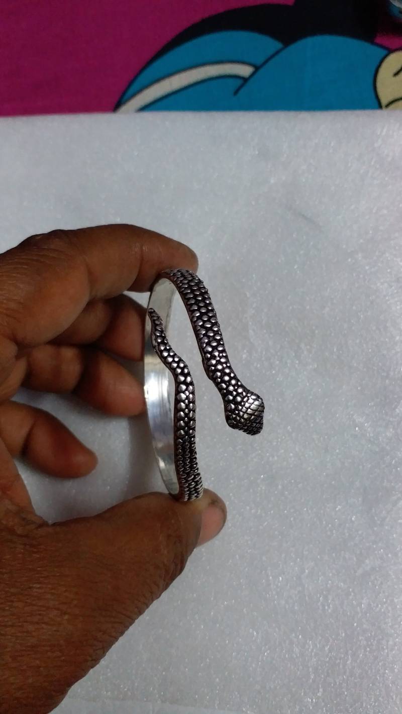 Handmade Messing Auf Silber Polnisch Shiva Schlange Armband Kada Handmade Messing Auf Silber Polnisch Shiva Schlange Armband Kada von IndianArtJwellery