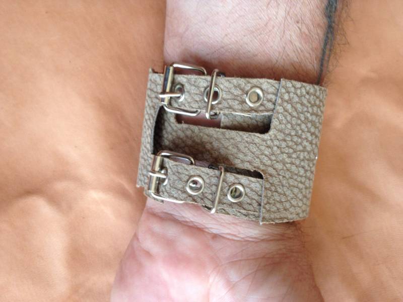 Kraftarmband Beige/ Hellbraun | Rock - Ref Bl 3 Kraftarmband Beige/ Hellbraun | Rock - Ref Bl 3 von IndianHeritageArts