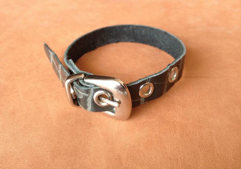 Lederarmband Gedruckt Grau Ref Bl 1 Lederarmband Gedruckt Grau Ref Bl 1 von IndianHeritageArts