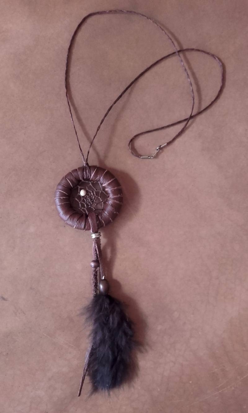Pendler Träumt Leder-Halsketten-Ref Ndc 4 Pendler Träumt Leder-Halsketten-Ref Ndc 4 von IndianHeritageArts