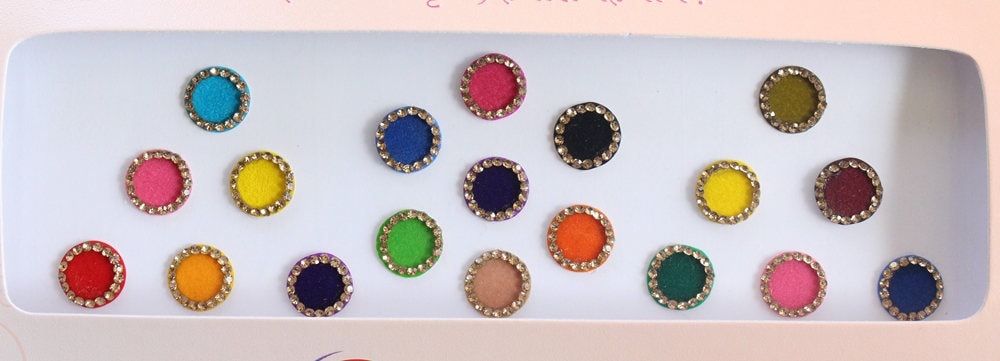Bunte Samt Bindis Mit Goldstein Umriss Selbstklebende Gesichtssticker von IndianartstoreShop