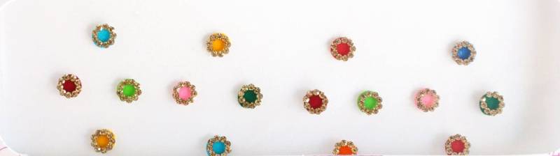 Mehrfarbige Runde Bindis Goldsteinumriss, Selbstklebende Aufkleber von IndianartstoreShop
