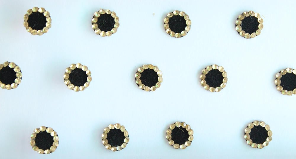 Schwarze Samt Bindis Mit Goldstein Umriss - Selbstklebende Gesichtsjuwelen von IndianartstoreShop
