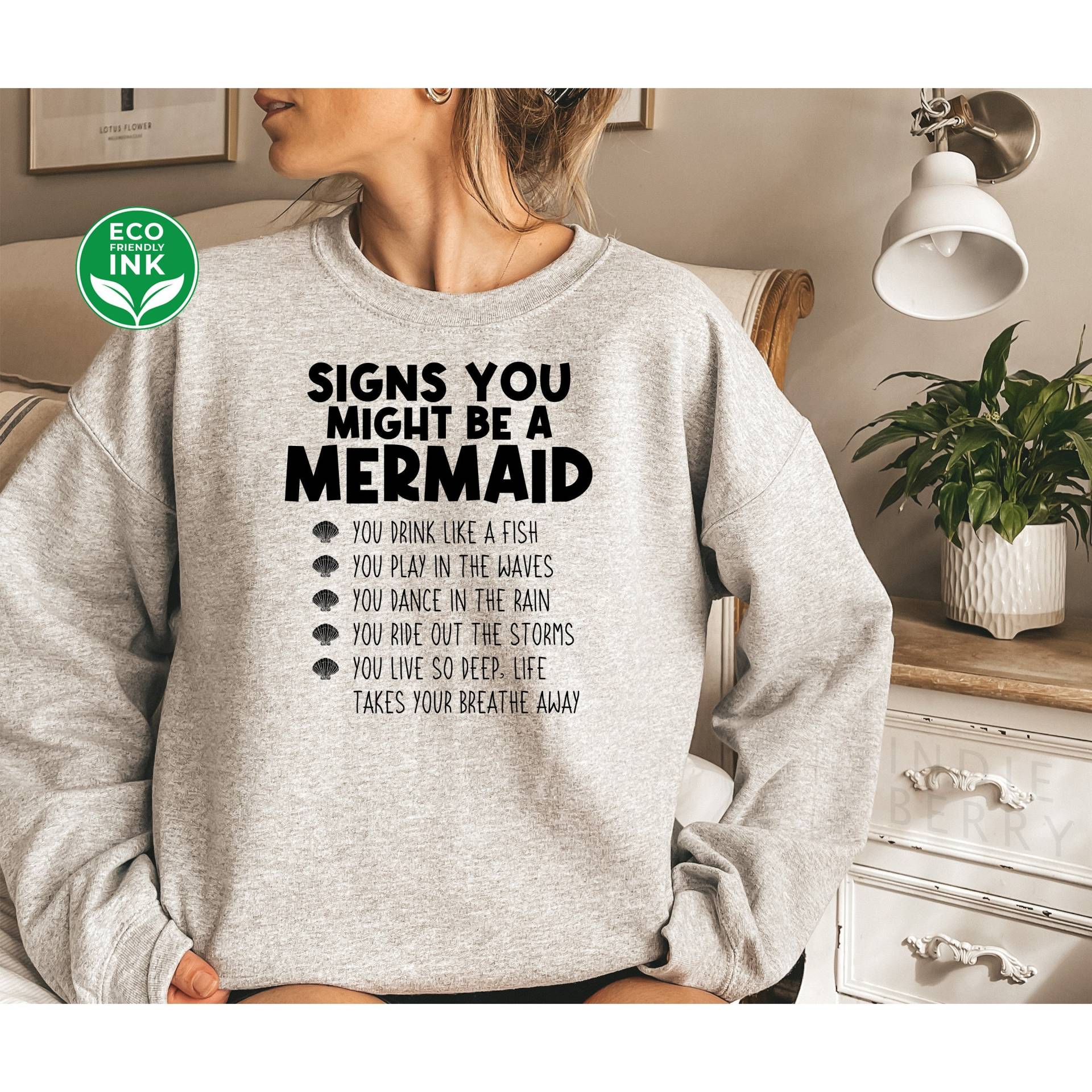 Zeichen You Might Be A Mermaid Shirt, Lustiges Mädchen Meerjungfrau Shirt/Sweatshirt Langarm Hoodie Kinder von IndieBerry