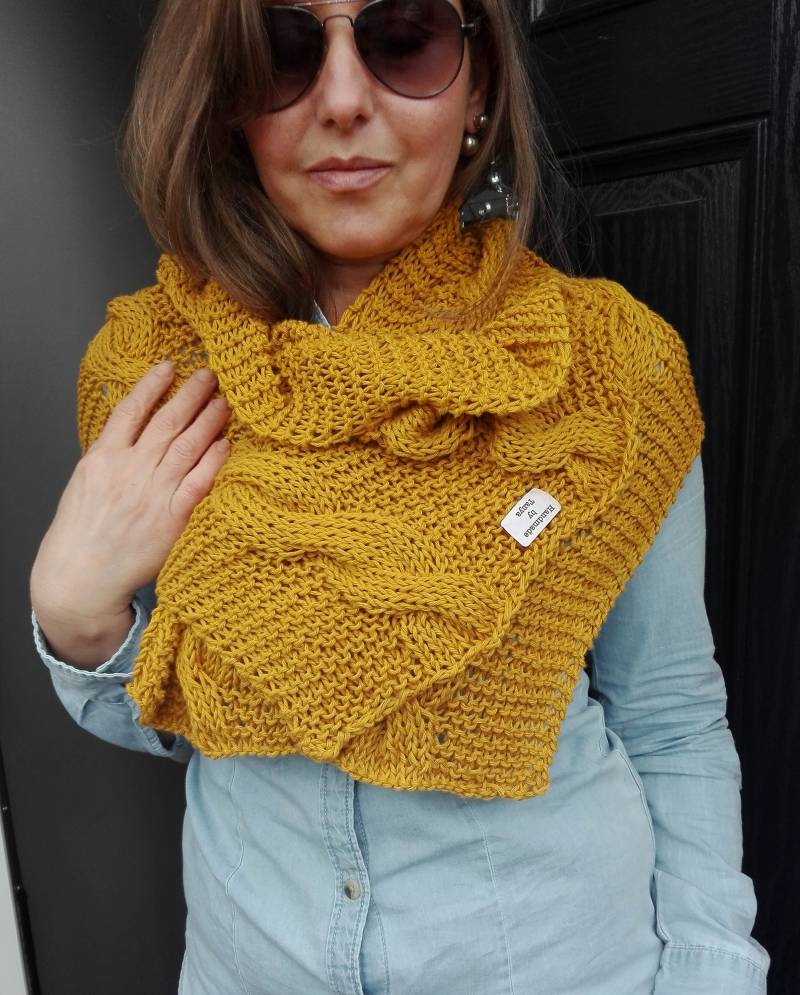 Weiche Handgestrickte Frauen Baumwollschal Shafran von IndigoBG