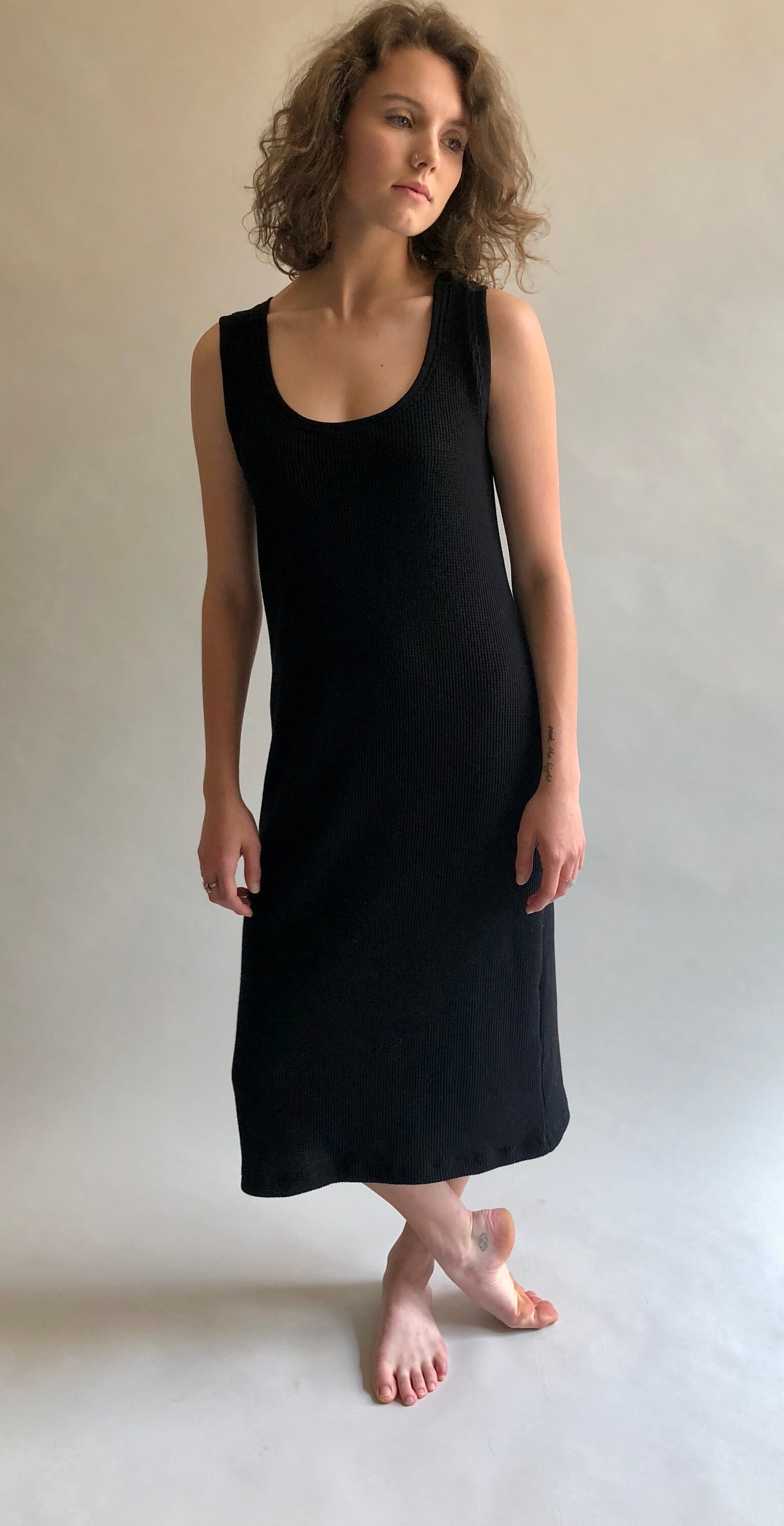 Tina Wende Tank Kleid in Schwarz Bio Waffel Baumwolle Tina Wende Tank Kleid in Schwarz Bio Waffel Baumwolle von IndigoBoutiqueDesign