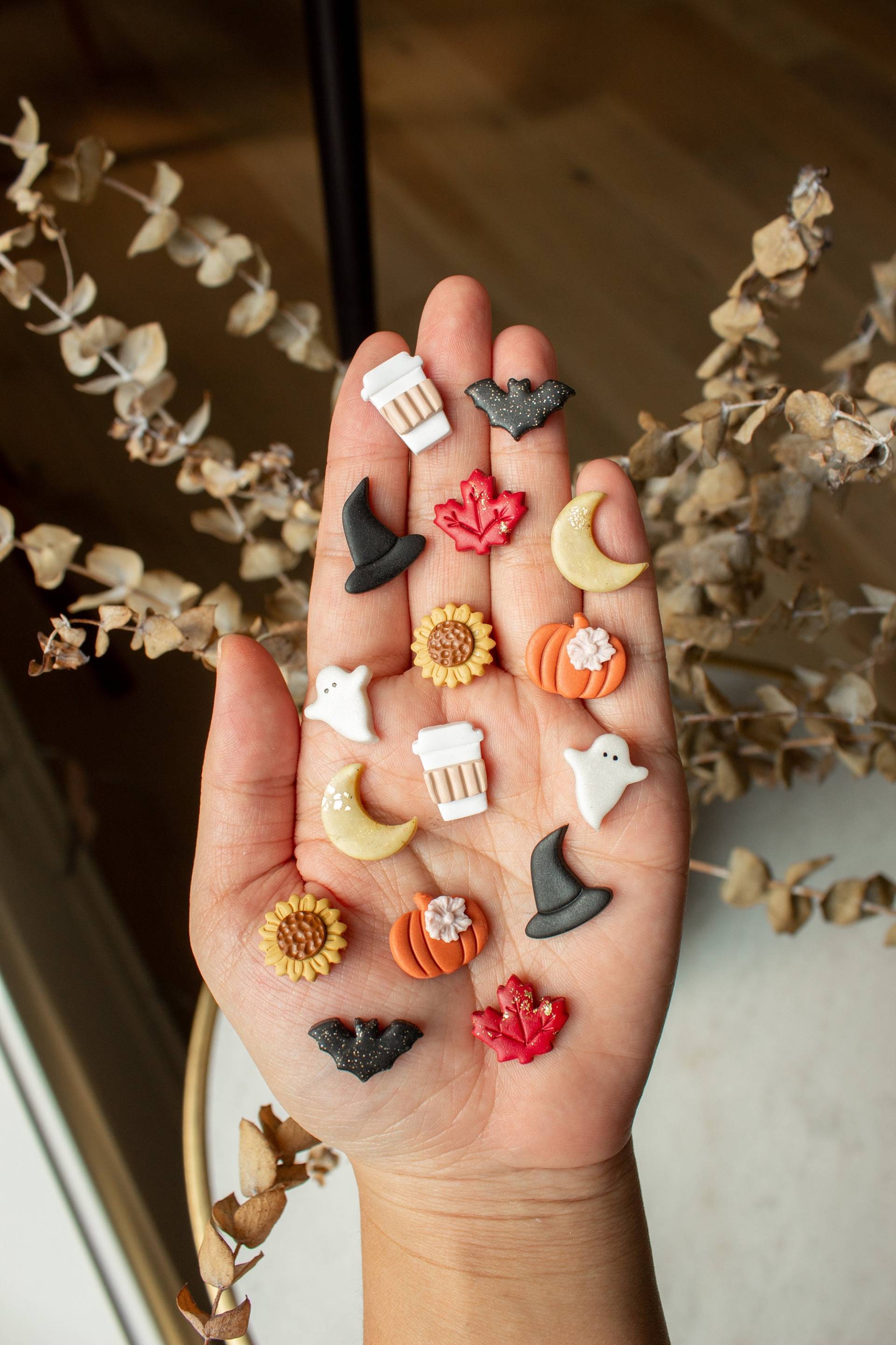 Herbst Ohrstecker | Sonnenblume, Ahornblatt, Kürbis, Halloween, Latte, Kaffeetasse, Mond Hexenhut Ohrringe Polymer Clay, Herbstgeist Baumelt von IndigoClayJewelry