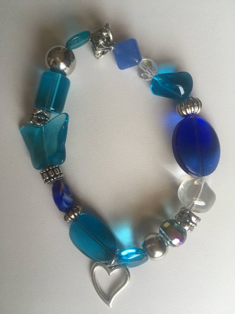 Blaue Glasperle Dehnbare Armband, Fadhipn Statement Schmuck Blaue Glasperle Dehnbare Armband, Fadhipn Statement Schmuck von IndigoDragonDesigns