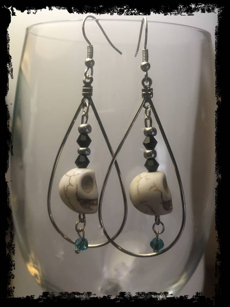 Schädel Ohrringe, Halloween-Ohrringe, Heavy Metal, Punk, Goth, Geschenk, Scarey Schädel Ohrringe, Halloween-Ohrringe, Heavy Metal, Punk, Goth, Geschenk, Scarey von IndigoDragonDesigns