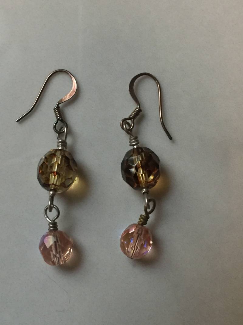 Vintage Kristallohrringe in Topaz Und Erröten Rosa Vintage Kristallohrringe in Topaz Und Erröten Rosa von IndigoMundy