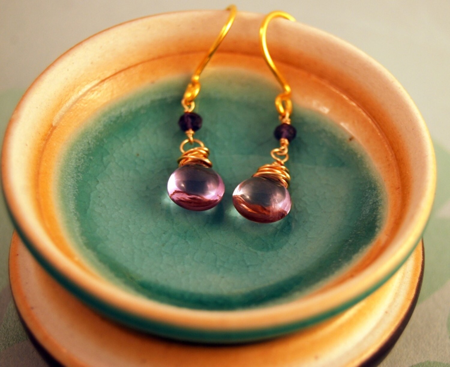 Prächtige Rosa Amethyst Gold Ohrringe Prächtige Rosa Amethyst Gold Ohrringe von IndigoRocks