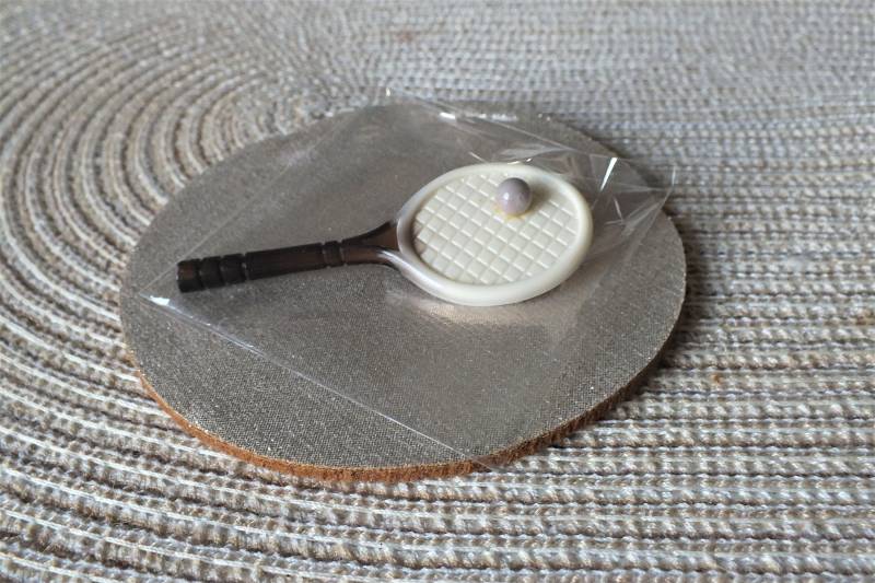 80Er Vintage Ansteck Brosche Kunststoff Tennisschläger Orig. Verpackung von IndisCreativArtShop
