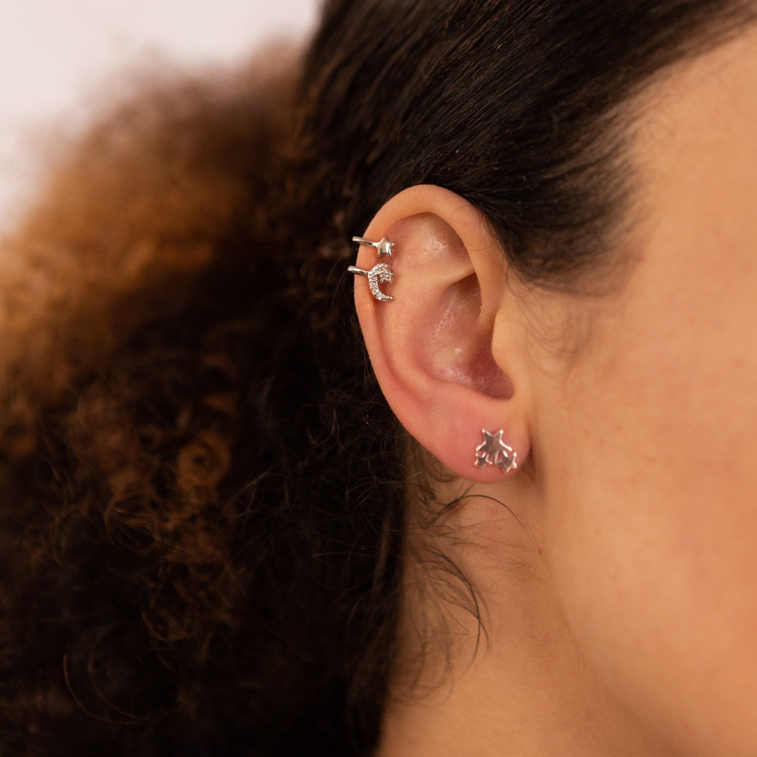 Silberne Nachthimmel-Ohrklemme von IndisaJewellery